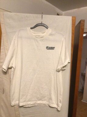 Birddogs white tee shirt SZ L